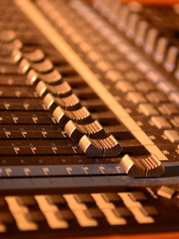 DM1000 console (na tło) DM1000 console (na tło)